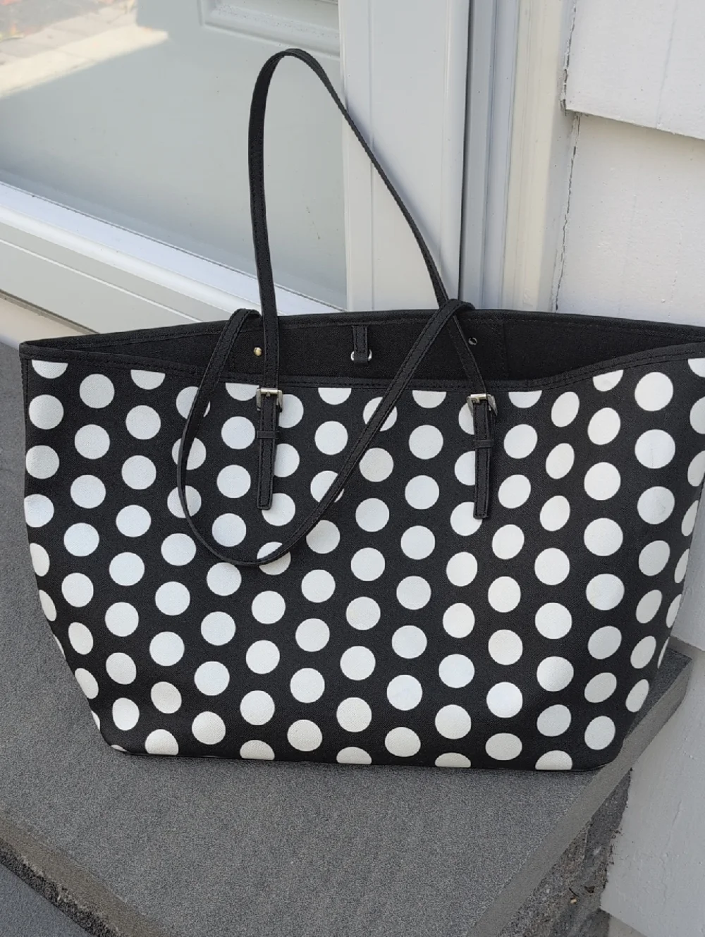 Michael Kors Black And White Polka Dot Large Jet Set Tote. - Picture 4 of 11